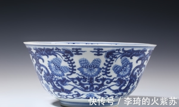 笔法#每一件青花瓷都“含烟吐翠”