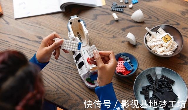 ls 鞋头们绝对必收！LEGO adidas Originals Superstar！