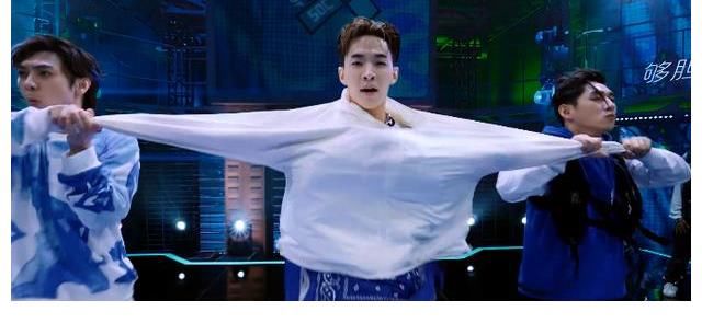 oldschool|“一波王炸”高難度齊舞，劉憲華戰隊輕松碾壓，王一博清醒又真誠