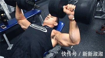 上胸|3个动作锻炼上胸肌群，让你的上胸变得饱满起来