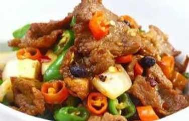 领导来家里做客，媳妇做几道美味家常菜招待，领导说下次还想来