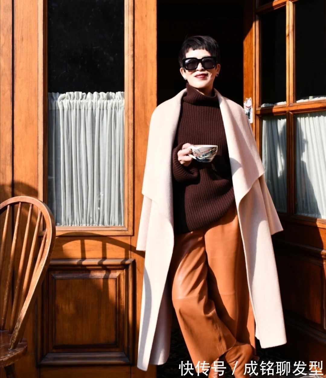 气质|既然已经不年轻,那就穿得大气点,五六十岁这样穿,显气质又减龄
