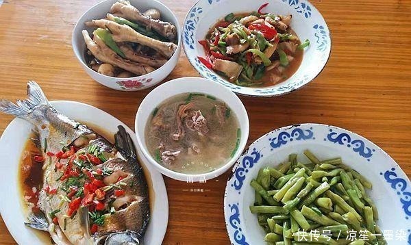 美味|回家陪婆婆吃午饭,做了四菜一汤,荤素皆美味,大家吃得好开心