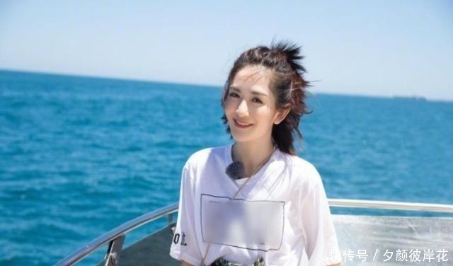 综艺|谢娜担任国际化综艺评委,节目中不会说英语,还是凭实力控住全场