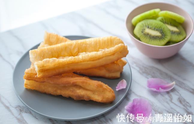 油条|4种主食是“升糖高手”，糖尿病患者若管不住嘴，血糖会蹭蹭的长