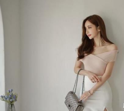 曲线|美女穿搭:漂亮的连衣裙充分展现女性曲线之美,优雅迷人