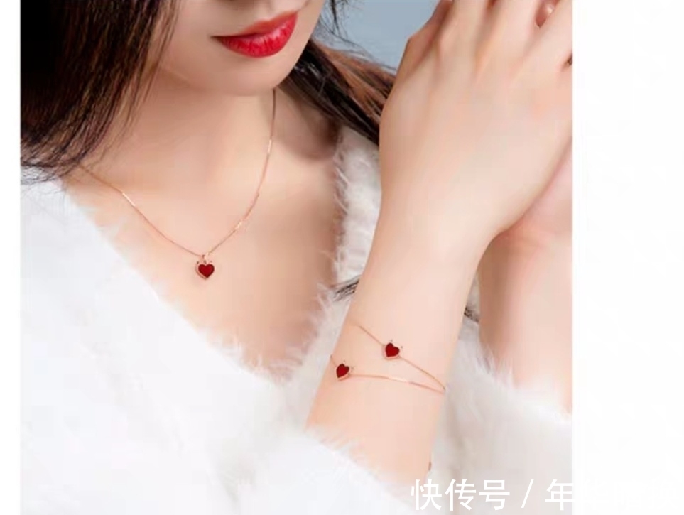 首饰 蒂芙尼、施华洛世奇、周大福等珠宝,哪些款式适合年轻女孩佩戴