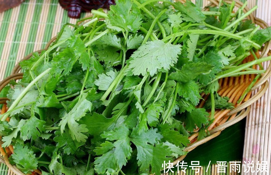 香菜|多吃香菜能预防很多种疾病,讨厌香菜的人,你确定不吃