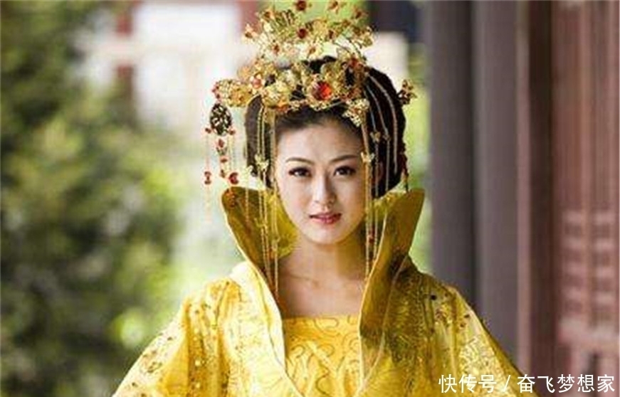 厌倦|她是第一个被废的皇后，只因20年朝夕相处，让皇帝感到厌倦