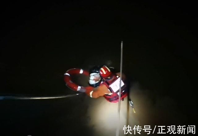 救援|荥阳一男子失足坠入湖中，零下4℃消防员下水救人成功