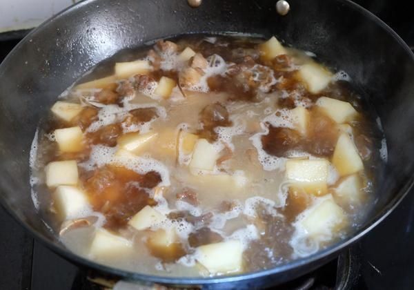 粉条|天越冷越想吃此菜，炖一锅全家都爱吃，太下饭了