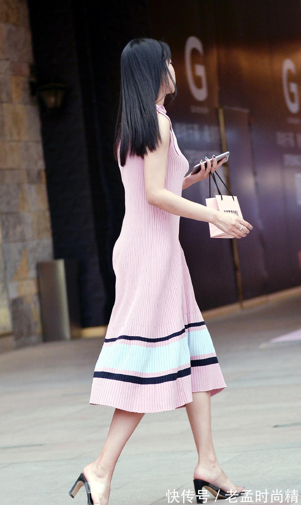 小姐姐|简约减龄的针织长裙,清凉舒适,青春靓丽的女生值得一试