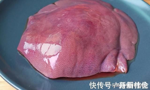 可口|炒猪肝别直接下锅炒,多加这2步,猪肝鲜嫩可口,不腥不老