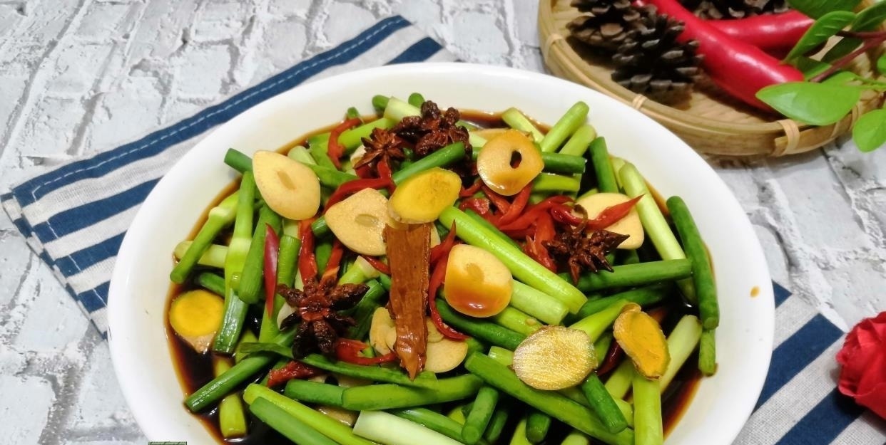 腌蒜苔|黃磊做韓式腌蒜苔,何炅驚叫:好吃!曬黃磊同款做法火了朋友圈!