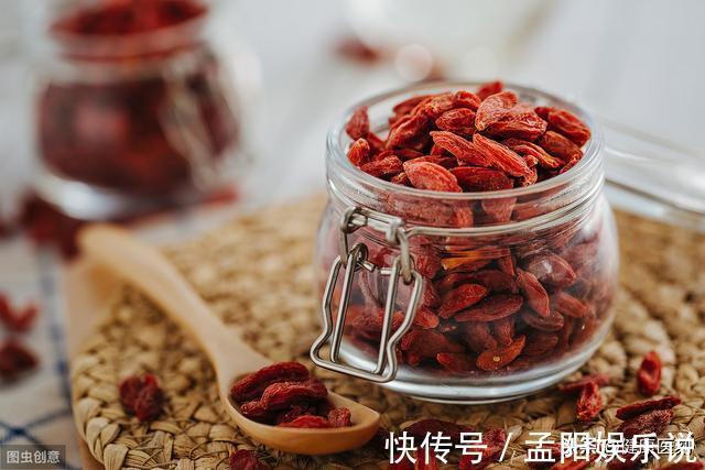 胶原蛋白|曝光:5种被吹上了天却没有用的养生饮食,很多人还在往里扔钱!