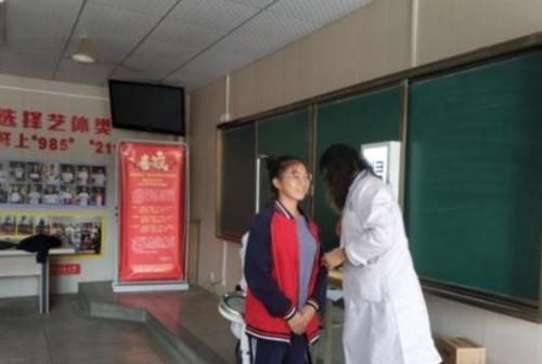 父母|初中生标准身高表火了,达到这一高度算合格,很多孩子不达标