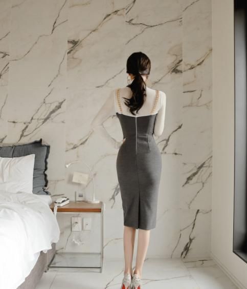 拼接素雅的黑白灰搭配连衣裙,简约透视长袖更显穿搭俏皮魅力