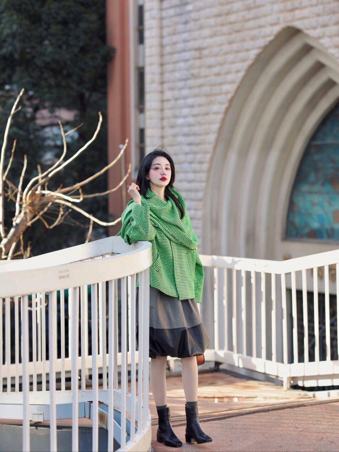 时髦 果然“毛呢外套”才是yyds,这样搭配保暖又舒适,普通人也能驾驭