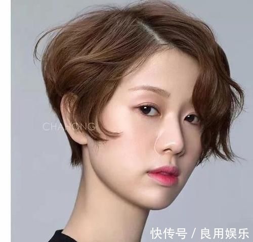 蘑菇头 纠结长发or短发?圆脸、方脸女生这样选发型才最美!
