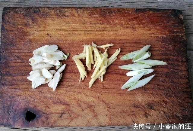 适量|鸡胸肉此做法简直太赞了,比宫保鸡丁还好吃,开胃又下饭