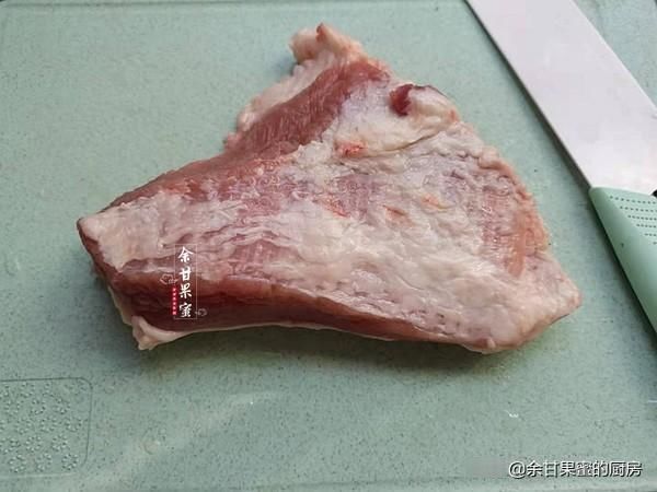 胡萝卜|见到这肉我就买，切片加香料腌一腌，入锅不用加水，上桌就被夸