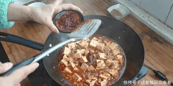  做麻婆豆腐，学会这个技巧，豆腐麻辣鲜香嫩而不碎，比吃红烧肉香