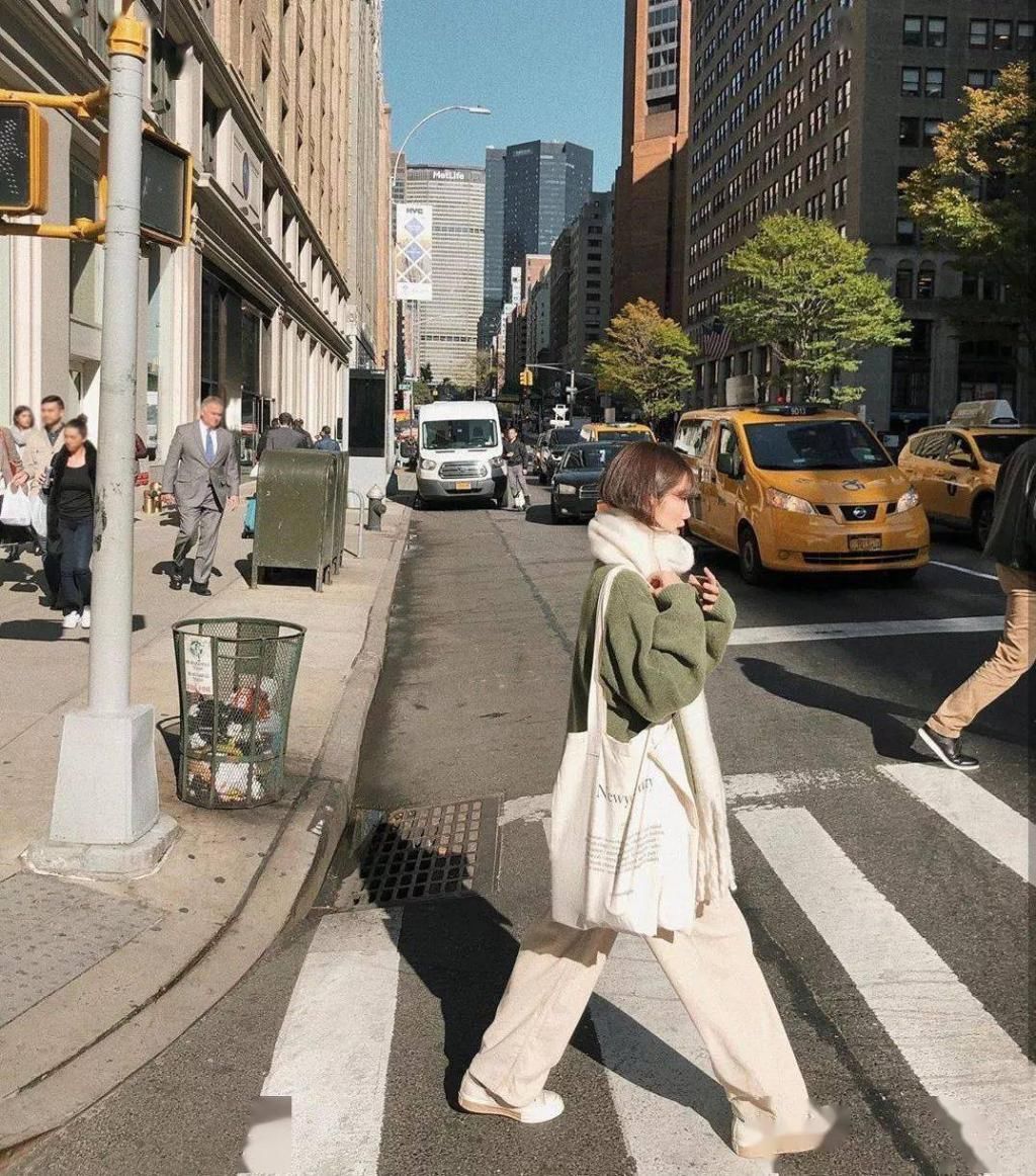  围巾|大衣+围巾，厚毛衣+围巾=入冬“王炸cp!”