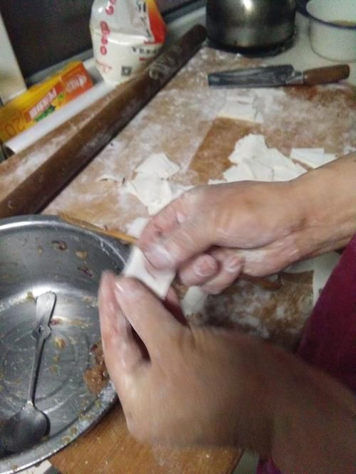 怎么给孩子包馄饨?