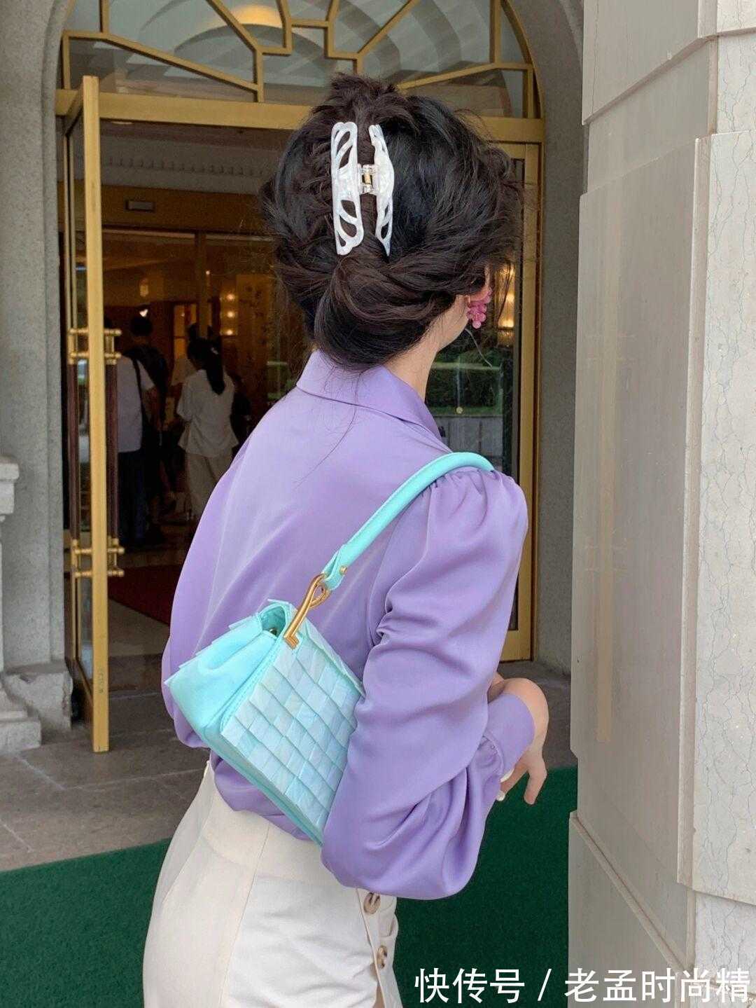 半身裙 衬衫怎样搭复古又显气质?紫色衬衫搭配半身裙,时髦精致还温柔