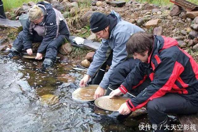 世界上最神奇的河流：河沙中混着无数黄金，周边无数人成百万富翁