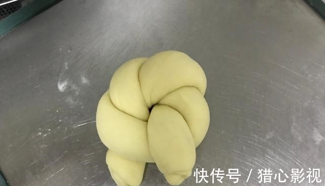 面包|一定要尝试的面包配方，一次发酵，外酥里软，放3天不硬，特解馋