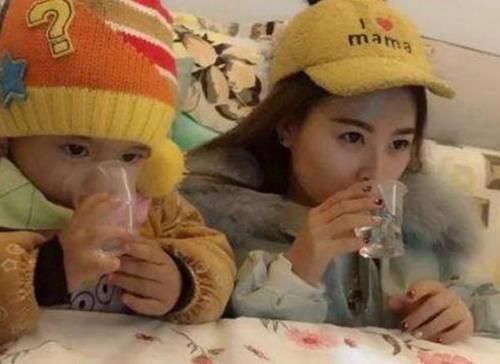 婴儿车|爸爸带娃已成历史,小姨带娃才让人哭笑不得!网友:太现实了