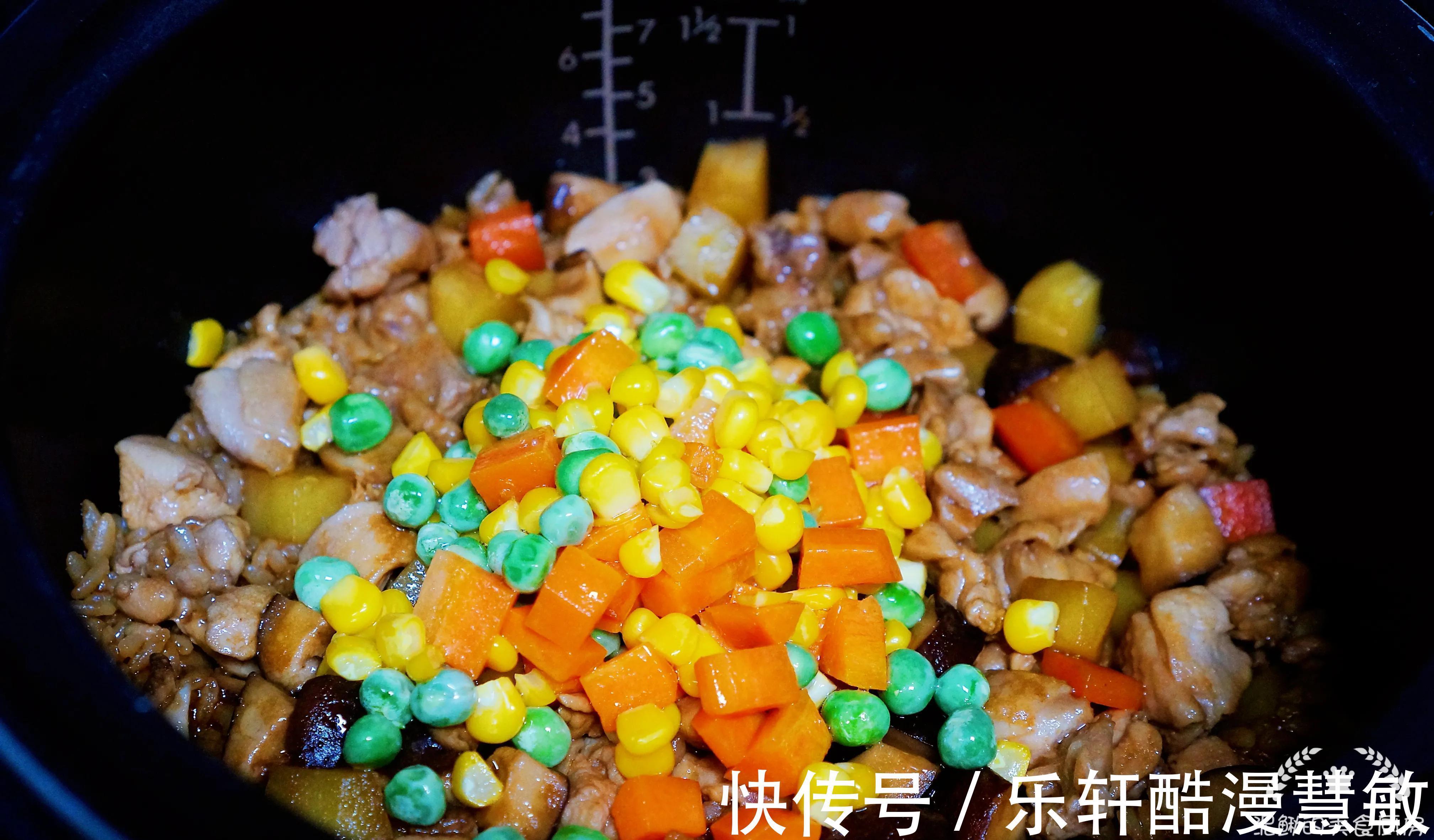 鸡腿|秋天贴秋膘，鸡腿肉的省事做法，饭菜一锅出，好吃又健康