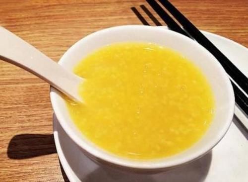 煮小米粥时,直接下锅就“错了”,多加两步,粥又稠又香