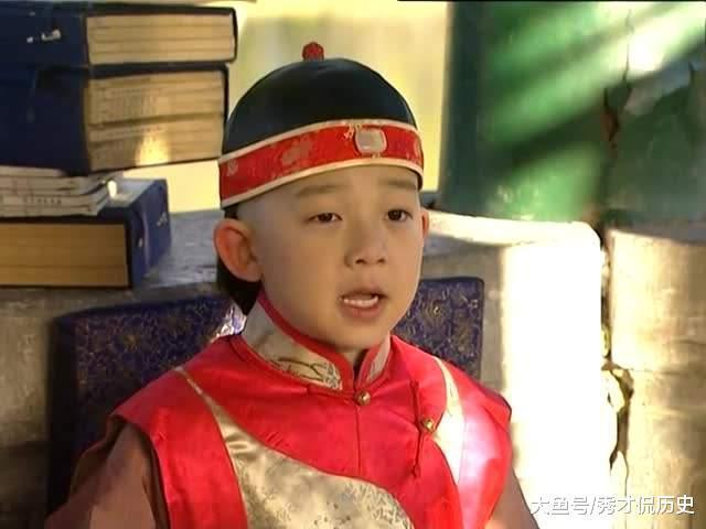 康熙写了一个“墨”字,皇子们无一对出,弘历随手一字,令其大悦