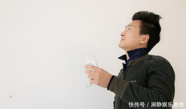 黄连素|经常喝茶，与经常喝白开水，会有什么不同？哪个对身体更好？