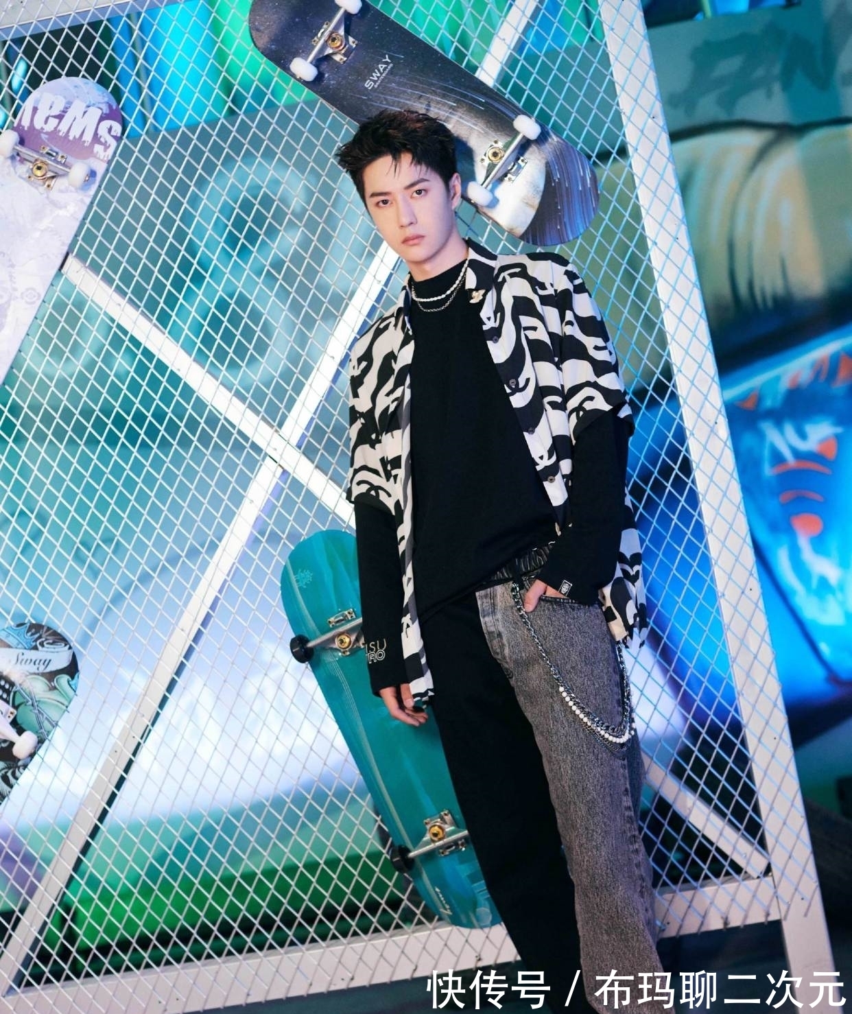 汪涵|天天向上就剩三个人,汪涵带王一博撑全场,大张伟67岁想开演唱会