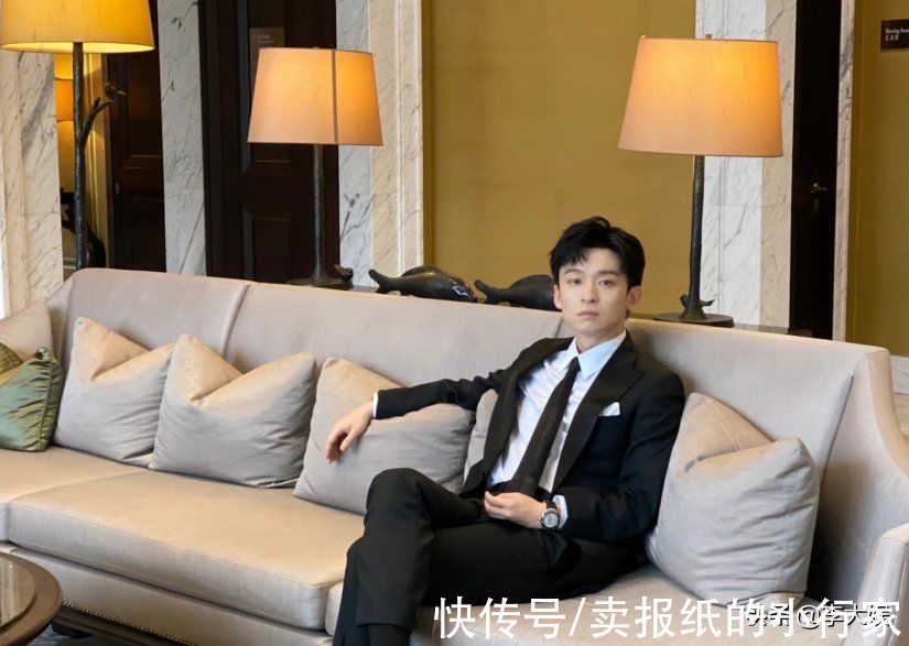 《朋友請聽好2》官宣陣容，易烊千璽正式退出，兩位當(dāng)紅小生加盟