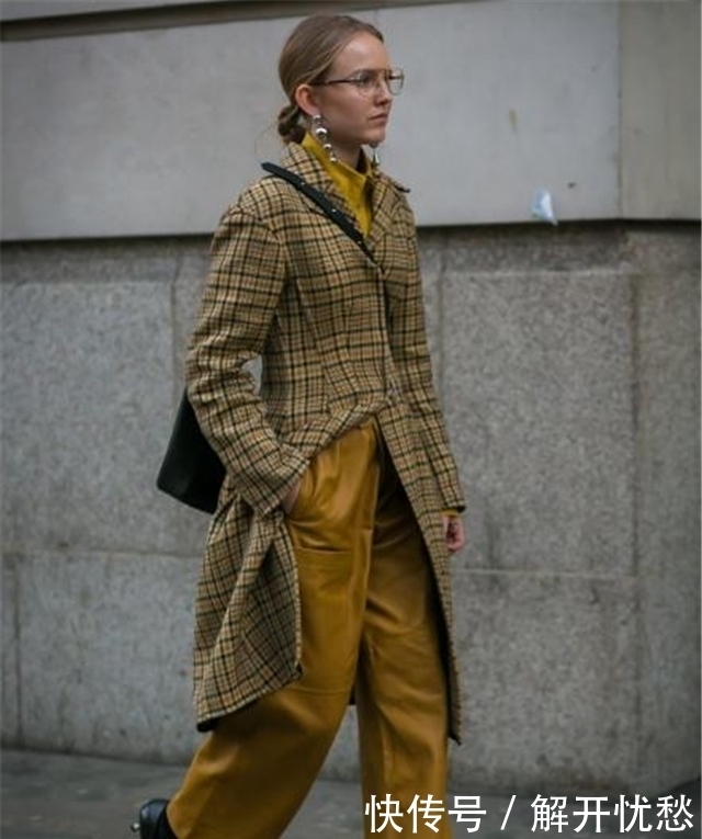 显瘦|讲真的,穿大衣时,最好别配这2种裤子,多穿另外3种,显瘦又洋气