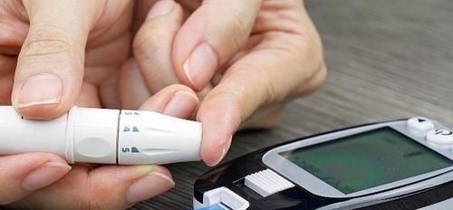 稳定血糖|糖尿病的“源头”已发现，不是甜食，而或许是天天都吃的“该物”