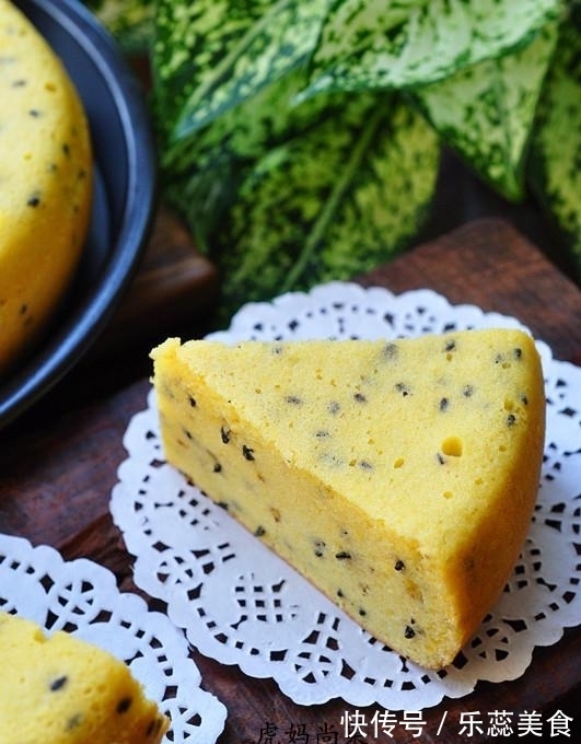 电饭煲|玉米粉+酸奶+鸡蛋，做成无油又低糖的早餐蛋糕，好吃健康易消化