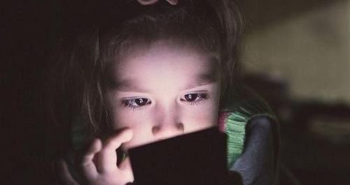 手机|孩子几岁时给配“手机”最好不是10岁,不是15岁,这时间最好