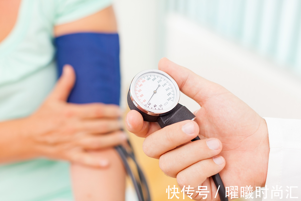 大蒜|想要控制高血压,医生建议三个大蒜小方法,15年“三高”轻松缓解