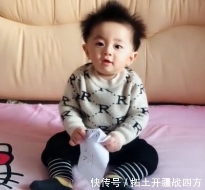 好好学习|妈妈让宝宝抓周选大学，宝宝的选择让人大笑，妈妈的脑洞没谁了