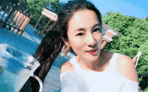 大妈|53岁大妈健身20年,身材曼妙堪比“少女”,保持冻龄有妙招