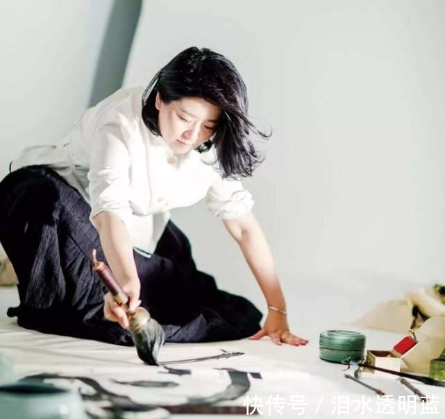 一地鸡毛!丑书、射书、吼书、印刷体,究竟谁在祸害传承3000年的中国书法?