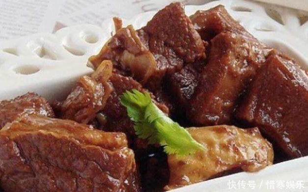 炖牛肉用不用焯水大厨教你正确做法,牛肉软烂入味,不腥不膻
