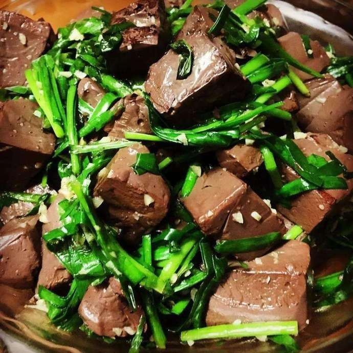 阿胶|补血吃阿胶,不如吃此菜,隔天炒一盘,补血补铁,脸色越来越红润