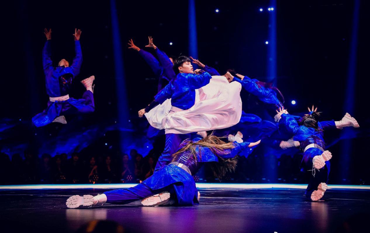  气氛|双人舞者身份成疑？《舞蹈风暴》第二季张艺兴爆笑抛梗化身气氛王