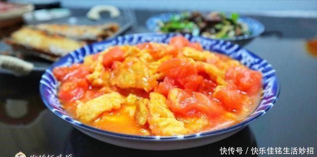 父母不在,媳妇精心做了4道菜,晒朋友圈引来嘲笑多久没吃米饭